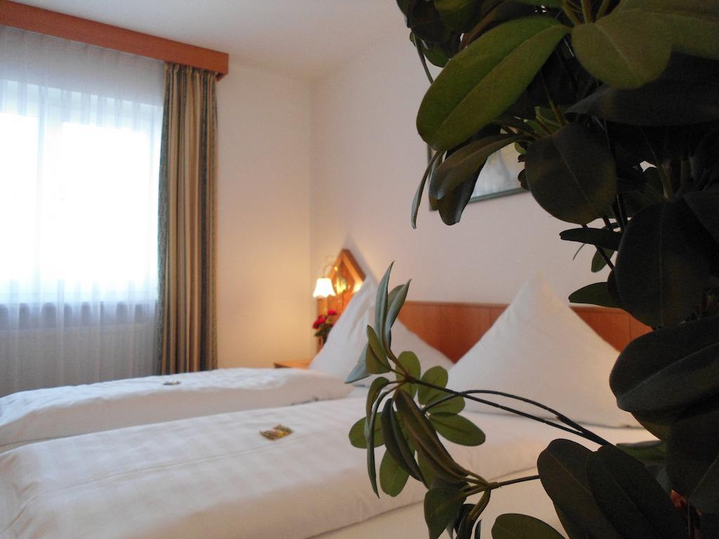 Hotel Hutzenthaler Bruckberg المظهر الخارجي الصورة