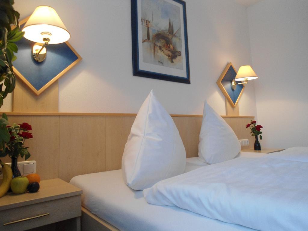 Hotel Hutzenthaler Bruckberg الغرفة الصورة