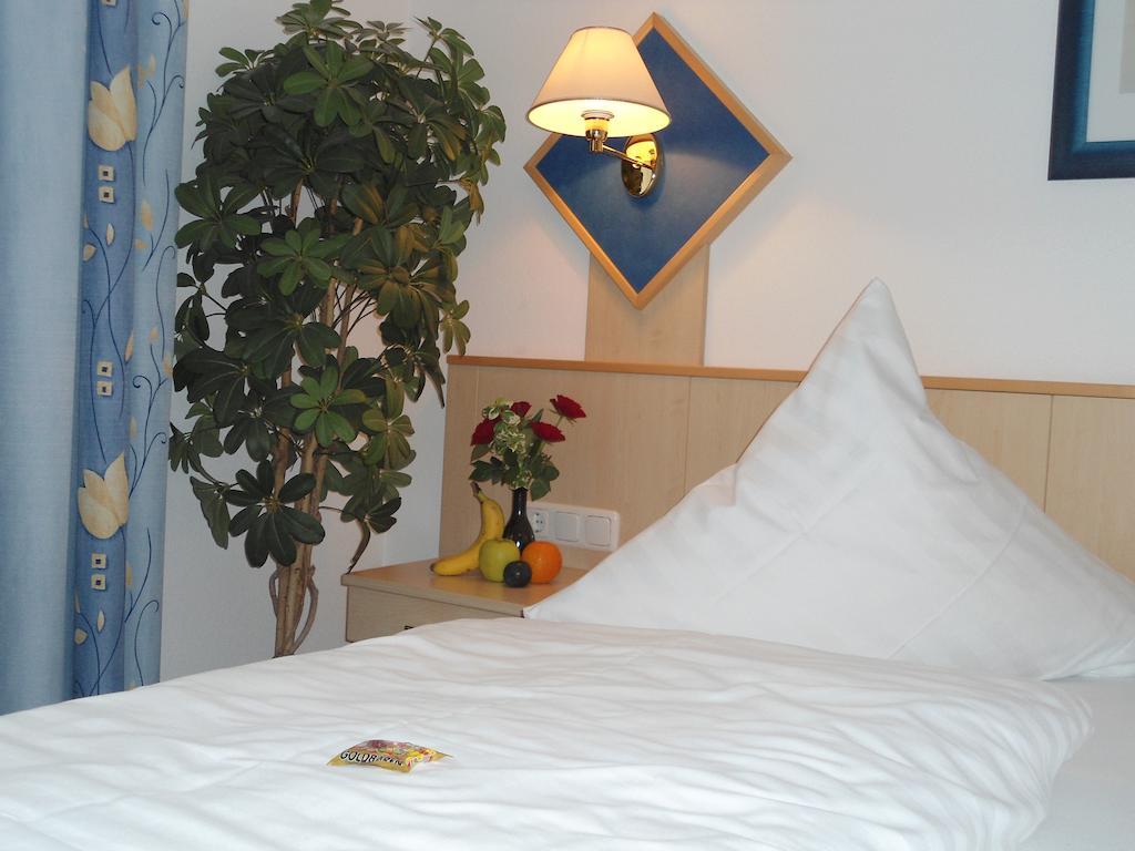 Hotel Hutzenthaler Bruckberg الغرفة الصورة